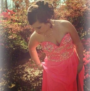 Meet your Posher, Cierra